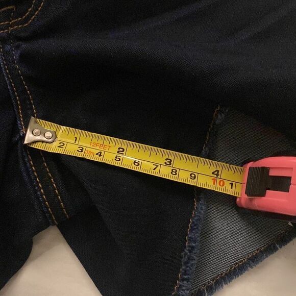 American Eagle Outfitters Womens Dark Rinse Hi Rise Denim Short Size 10 EUC - Picture 7 of 8